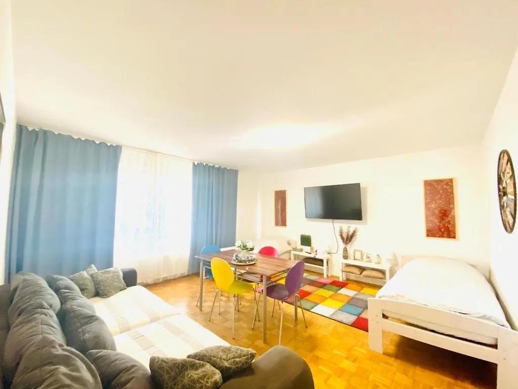 Hannovermesseapartment 2 Bedroom And A Balcony